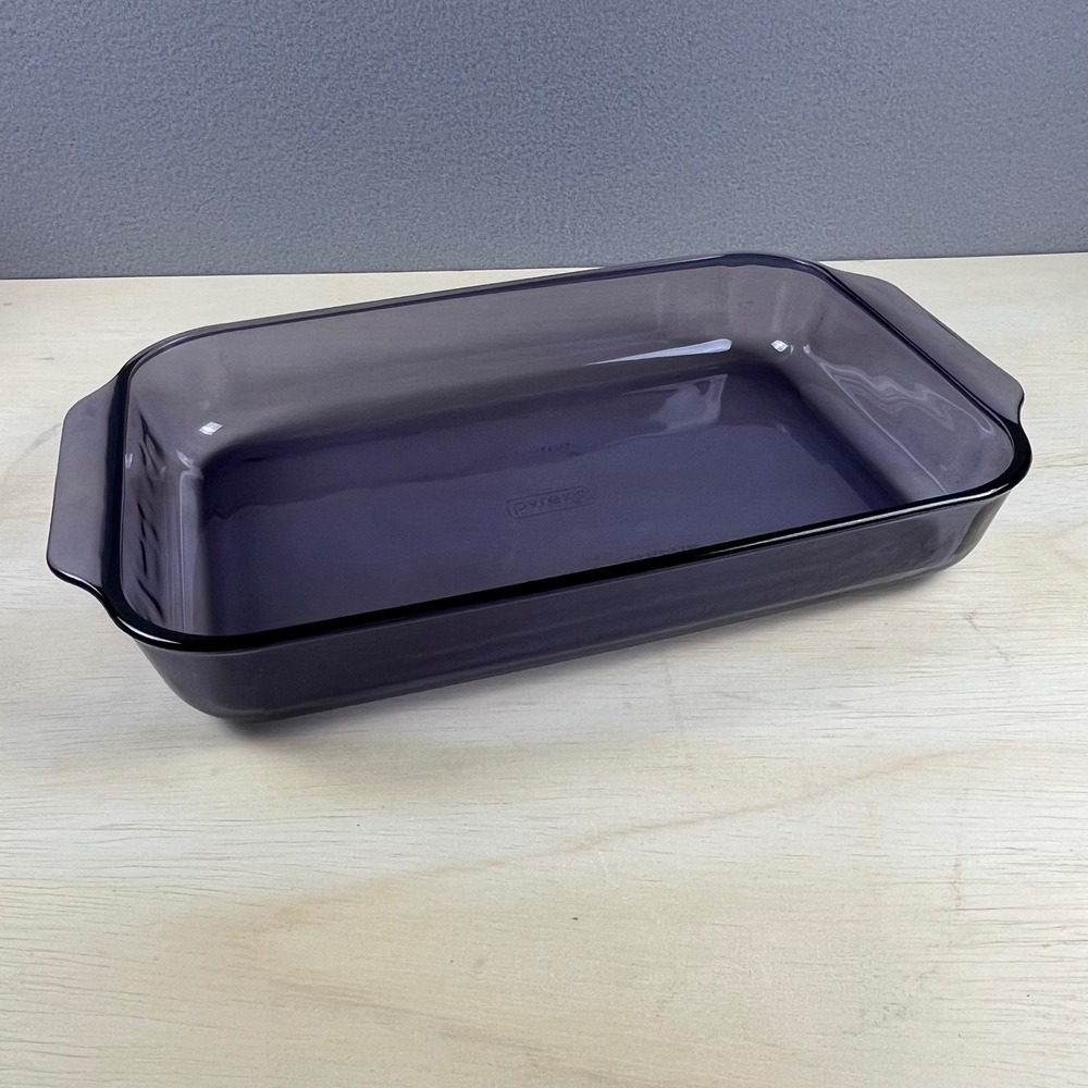 Vintage Pyrex Glass Baking Dish 233 3QT Rectangular Amethyst Purple-Gray